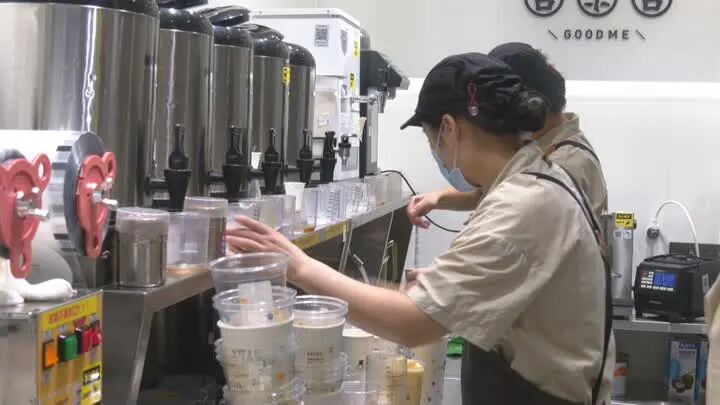 今日立秋！西瓜奶茶销售火爆1.jpg